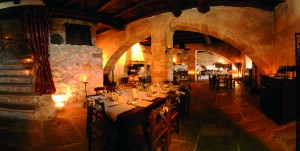 Un'immagine dell'ospitalità, unica nel suo genere,nel borgo di santo Stefano di Sessanio