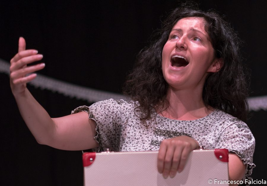 Francesca Camilla D'Amico in scena a Milano (ph. Francesco Falciola)