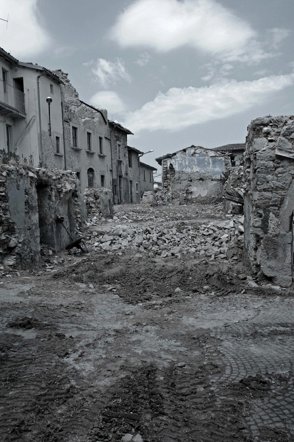 Roio Piano, anche le case piangono