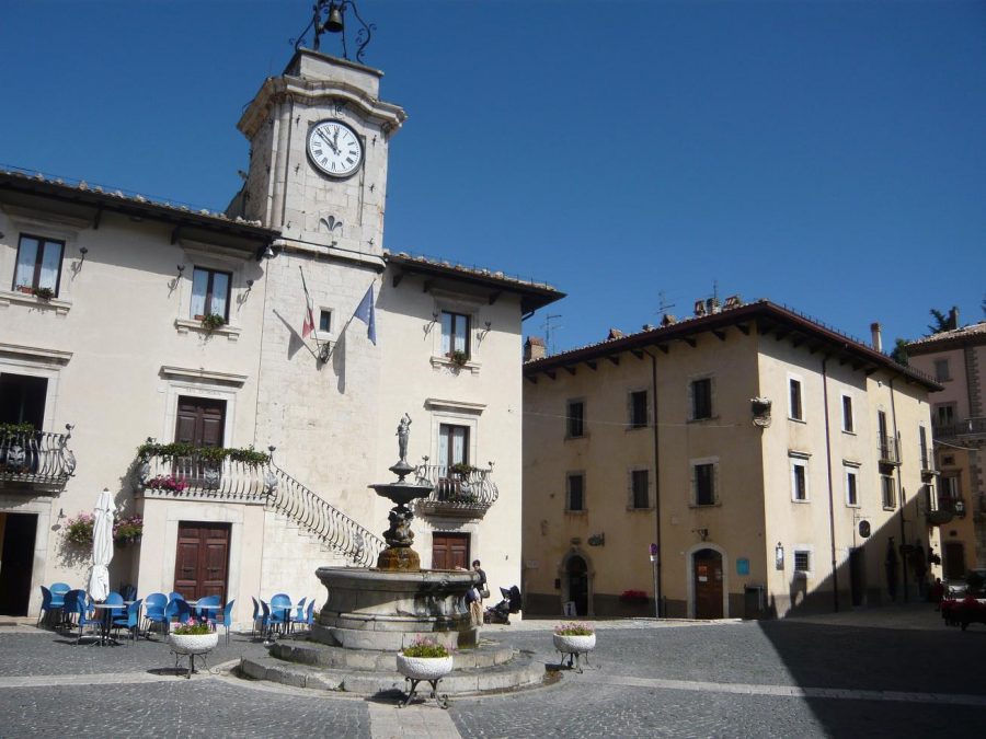Piazza Municipio (ph. Ivan Masciovecchio)