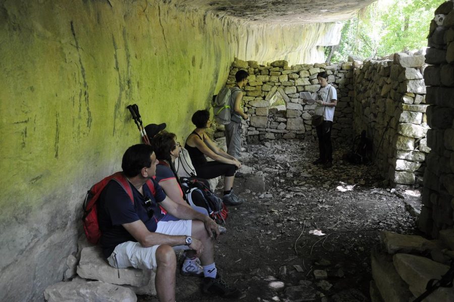 Letture all'interno della Grotta di Cantrella