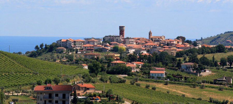 Panorama di Controguerra (ph. sito comune)