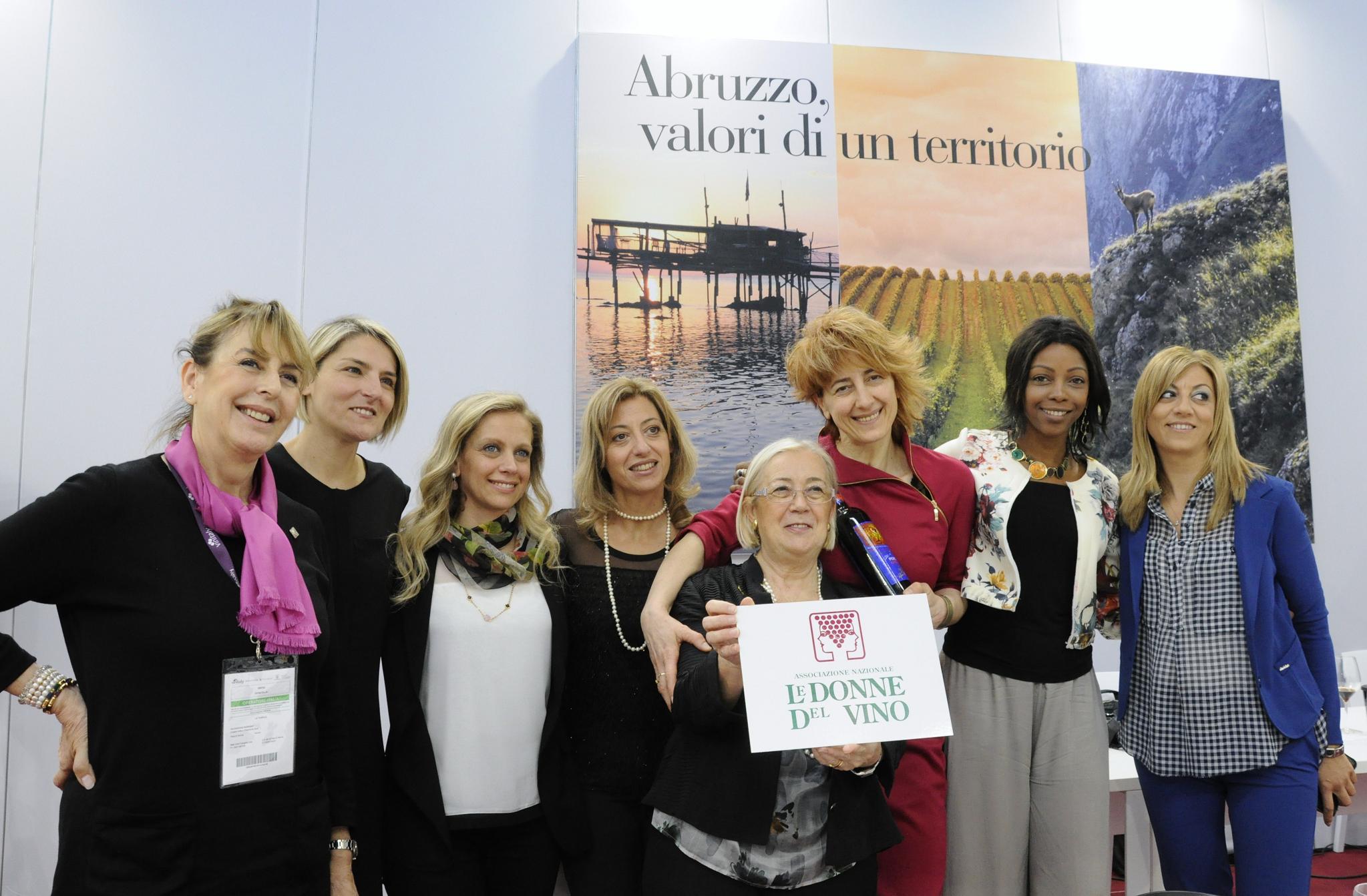 Brindisi e cena al profumo di zafferano con le Donne del Vino d’Abruzzo