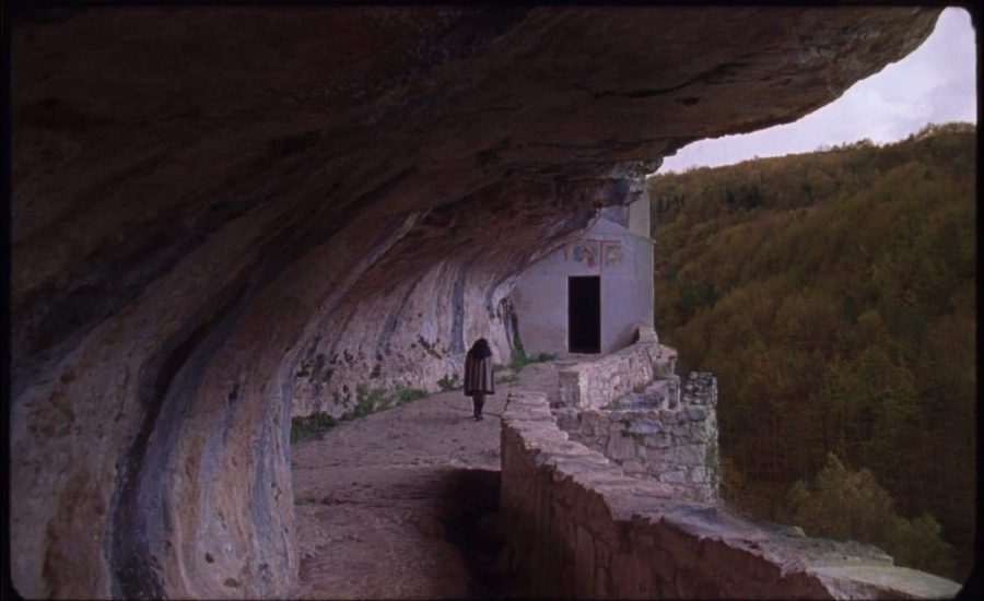 Una scena del film girata all'eremo di San Bartolomeo