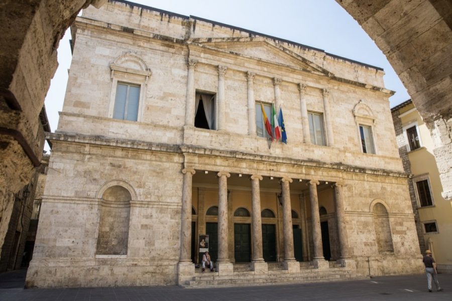 Esterno del Teatro Ventidio Basso (ph. comune di Ascoli Piceno)