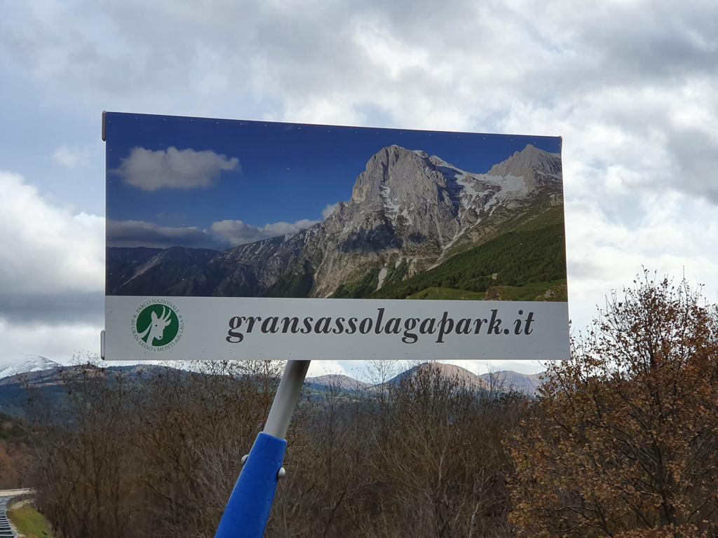 Parco Gran Sasso – Laga, inaugurati lungo l’A24 i pannelli illustrativi dell’area protetta con il sito istituzionale