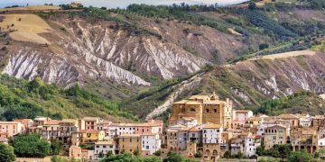 Castiglione Messer Raimondo punta sul turismo lento ed ecosostenibile, pronta la stazione di ricarica per e-bike