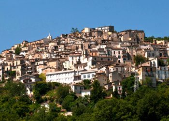Pretoro, escursione narrata nel paese del lupo