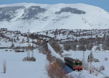 Ferrovia dei Parchi, torna il Treno della Neve sugli Altopiani Maggiori d’Abruzzo