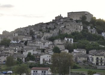 Paesi Narranti al profumo di zafferano nel borgo di Navelli