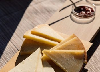 Morro d’Oro, a tavola con le produttrici del Mercato Itinerante della Terra