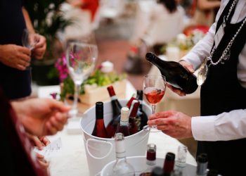 Sulmona meta di winelovers per Abwine 2022, la vetrina del vino abruzzese