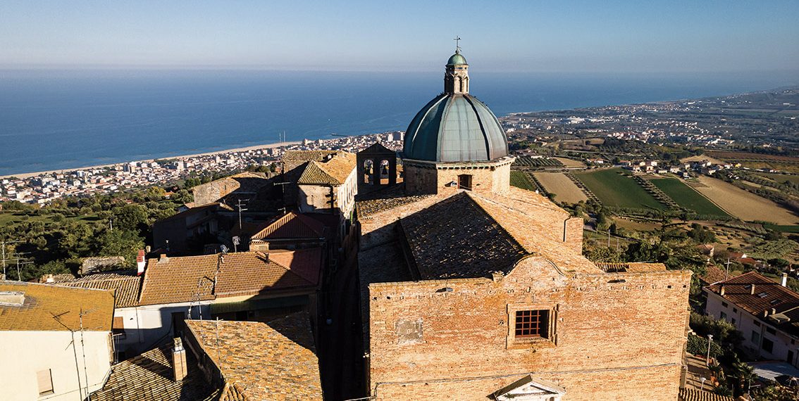 Montepagano, il paese che anche quando non ci sei resta ad aspettarti