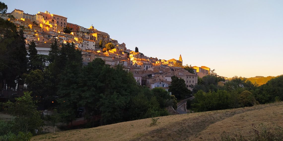 Quando la Terra diventa Arte, a Loreto Aprutino tra arte, enogastronomia e sostenibilità