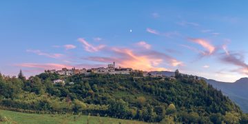 Il profilo al tramonto di Civita D’Antino