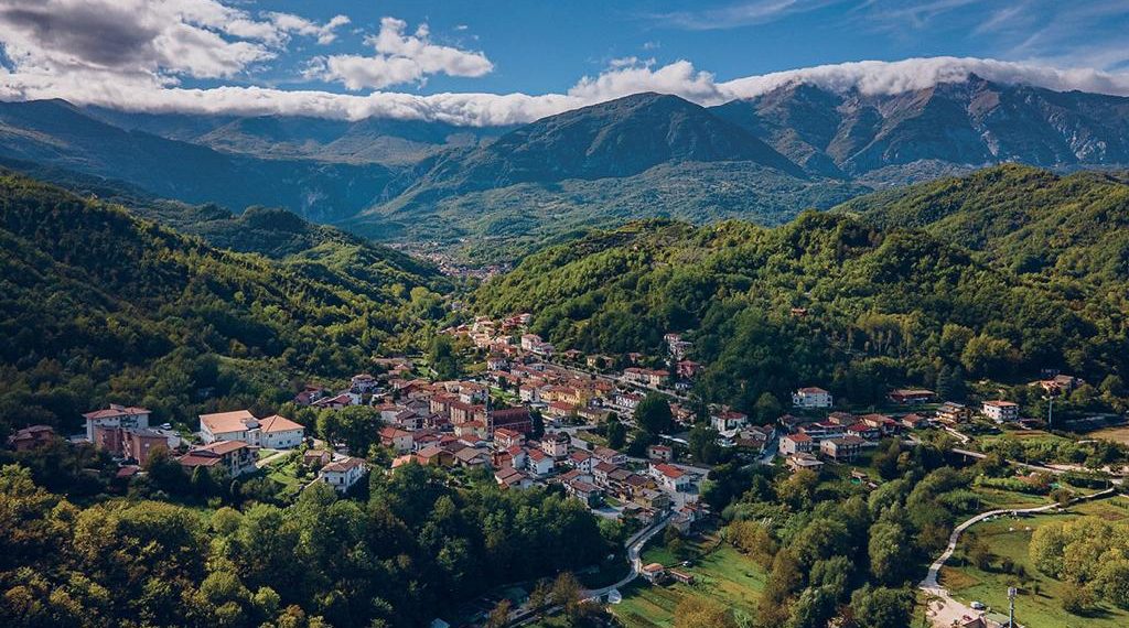 La Valle Roveto accoglie la prima ‘Big Bench’