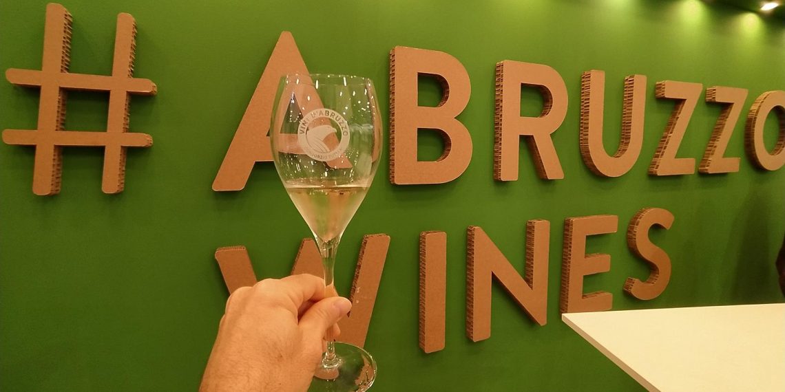 Vinitaly 2023, convince il Modello Abruzzo tra nuove denominazioni e degustazioni storiche