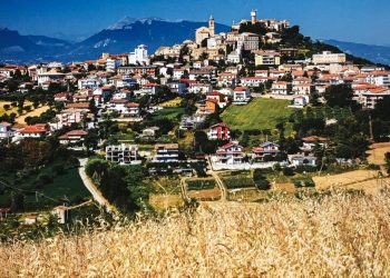Tour diVino a Colonnella per tre giorni di degustazioni tra i vicoli del borgo