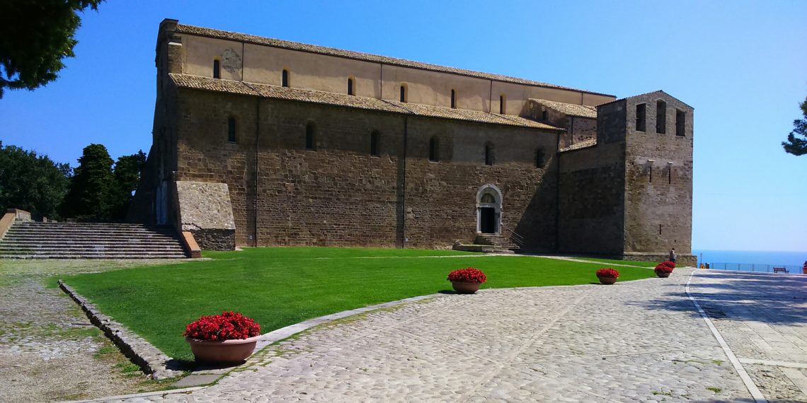 Sentine’ che vedi? A Fossacesia e San Salvo lo spettacolo multimediale dedicato a Franco Battiato