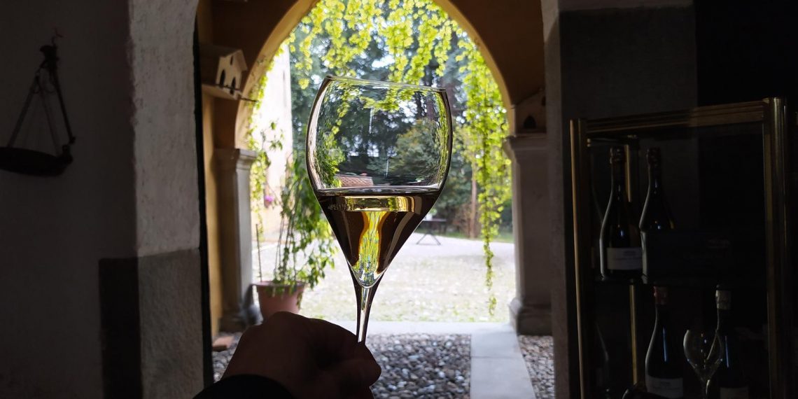 In alto i calici, a Natale si brinda con gli spumanti d’Abruzzo