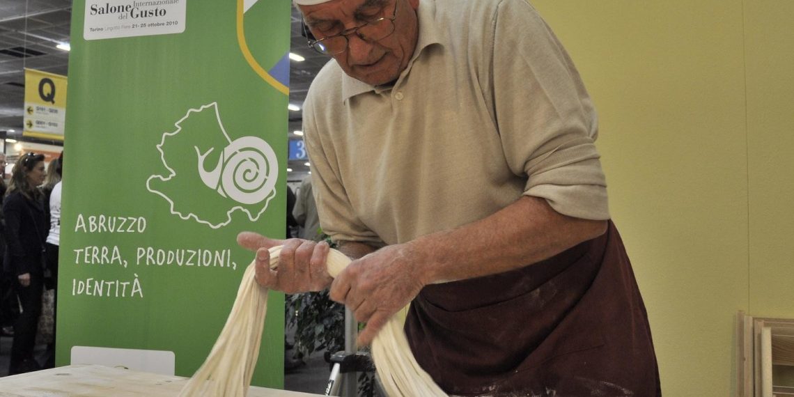 L’Abruzzo piange Nicola Di Lallo, maestro nell’arte antica della pasta alla mugnaia