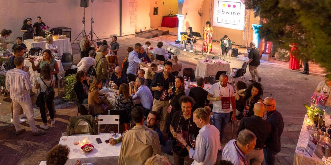 Abwine 2024, a Sulmona si accendono le luci sul vino abruzzese