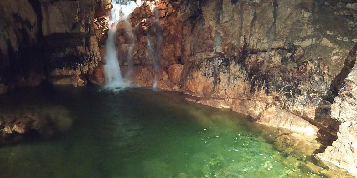 San Demetrio ne’ Vestini, nell’incanto delle Grotte di Stiffe si brinda con Calici in Grotta
