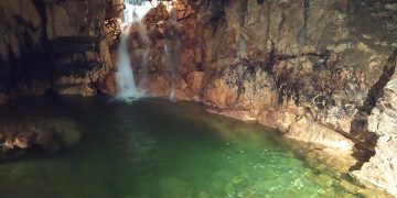 San Demetrio ne’ Vestini, nell’incanto delle Grotte di Stiffe si brinda con Calici in Grotta