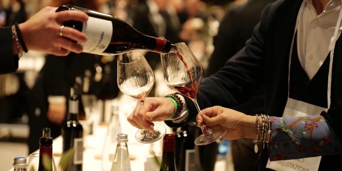 AIS Abruzzo, all’Aurum di Pescara il Gran Galà del vino e la presentazione della guida Vitae 2025