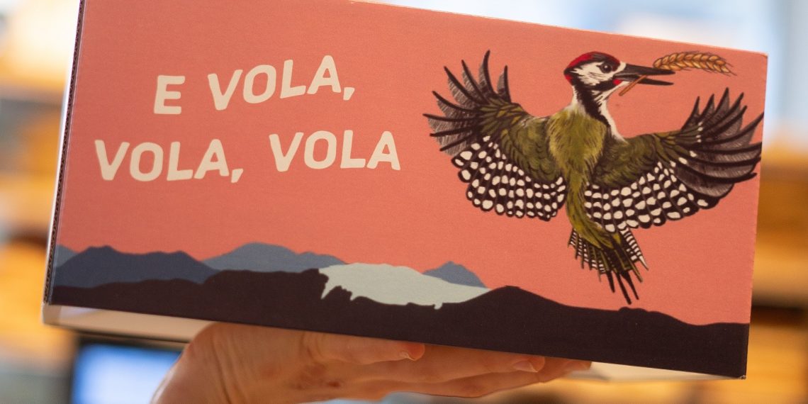 Pasqua 2025, l’artista Michela Di Lanzo firma la confezione delle colombe di Mercato del Pane