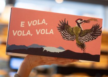Pasqua 2025, l’artista Michela Di Lanzo firma la confezione delle colombe di Mercato del Pane