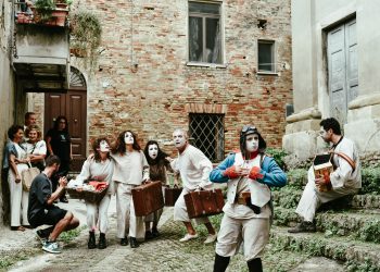 Trame e intrecci di arte, musica e socialità al Rumore Bianco Festival 2025