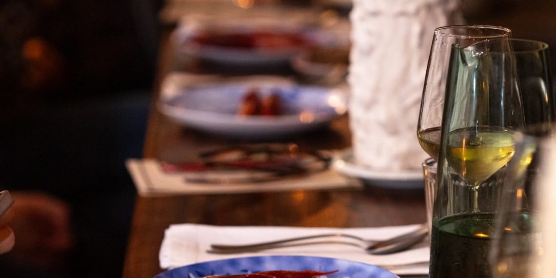 Tasting 8, al bistrot Étape di Guardiagrele si degusta al bancone tra sorrisi e convivialità